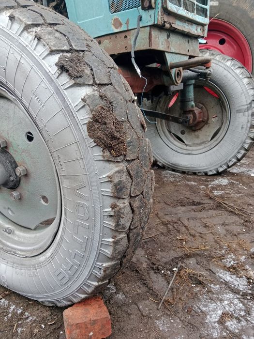 мТз-80 по болтам.