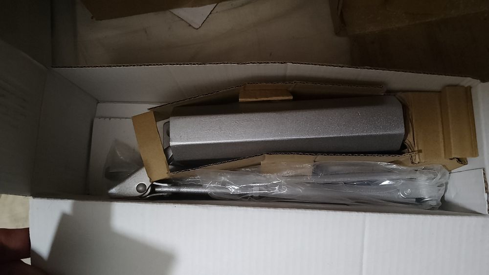 Доводчик дверной