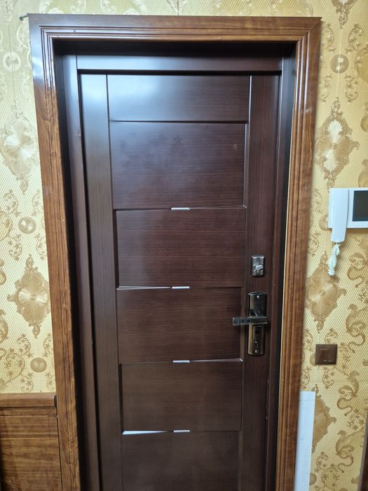 Дверь входная правая