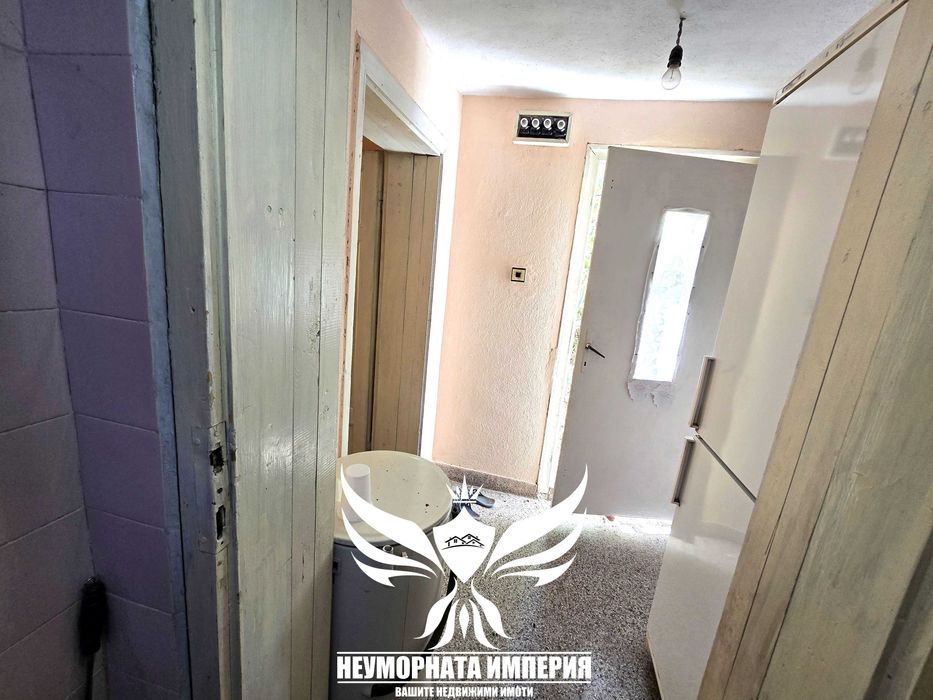 Продавам двуетажна вила/къща 140РЗП с 760кв.м. двор село Новаково