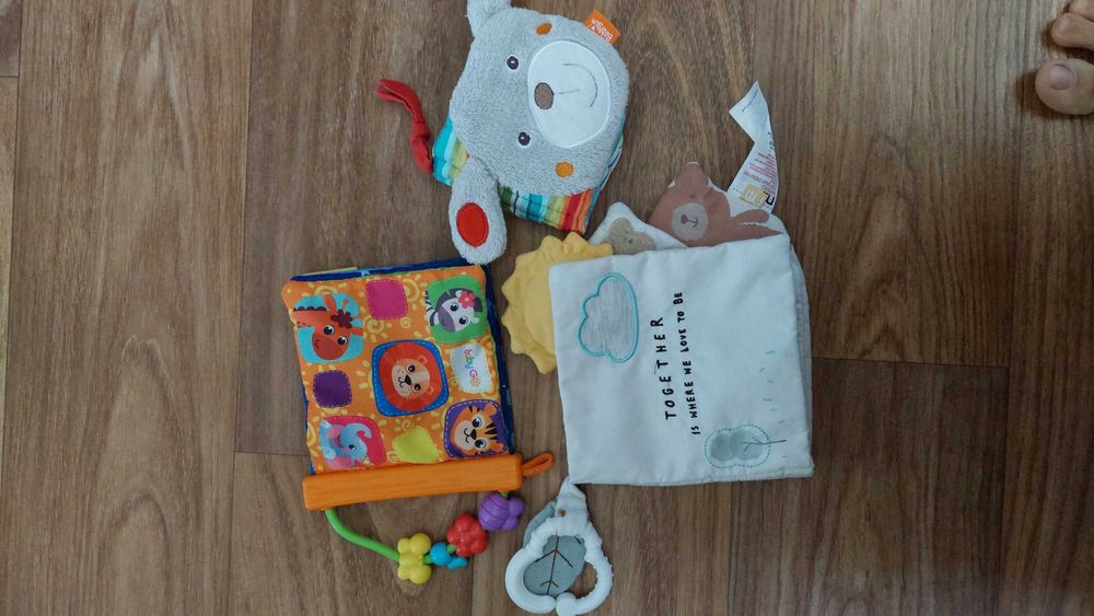 Игрушка и вещи для малыша