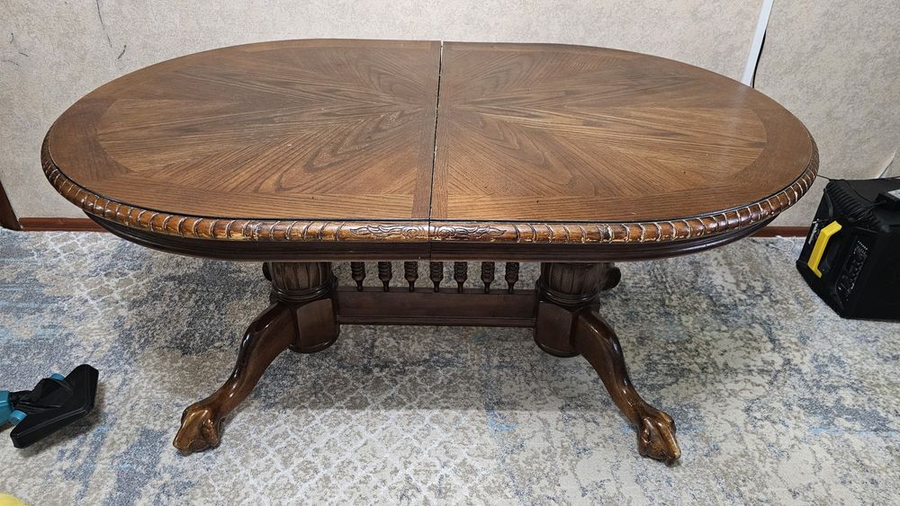 Продам деревянный стол