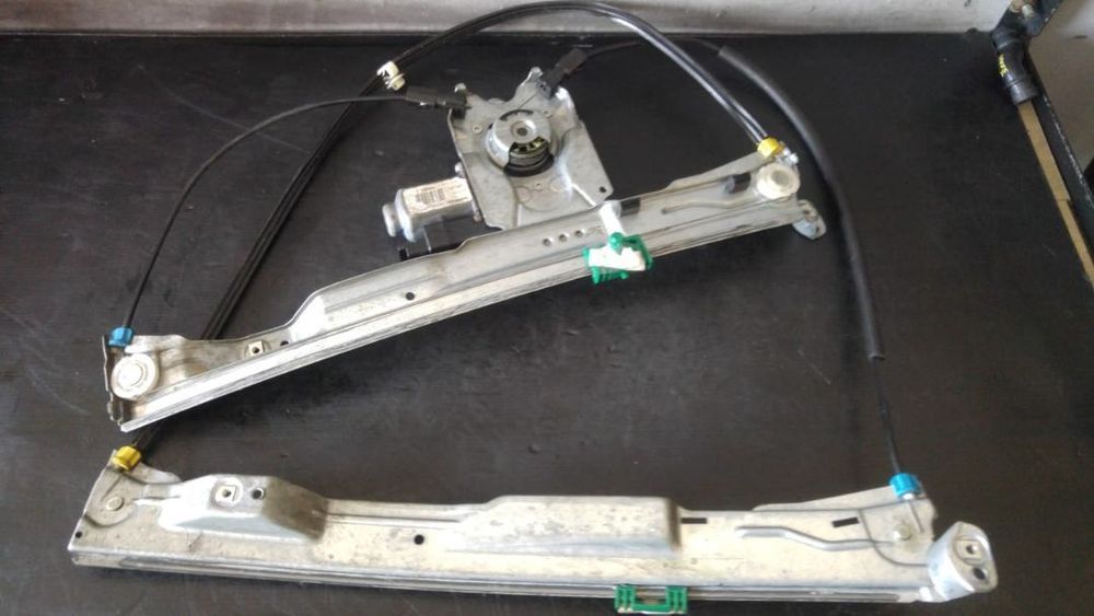 Macara cu motoras usa dreapta renault clio 3 440776d-1