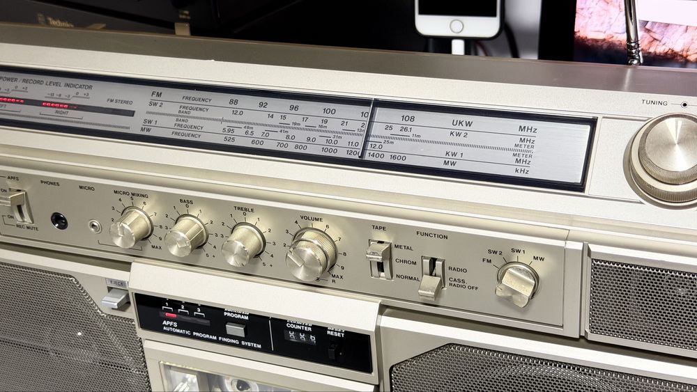 SABA Transeuropa RCR 426 Vintage Boombox Hi-Fi – Radio FM/AM/SW, Casetofon Auto, Metal/CrO2, APFS, 3 Programări-derulare pe melodie , VU LED!