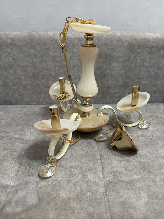 Продается люстра