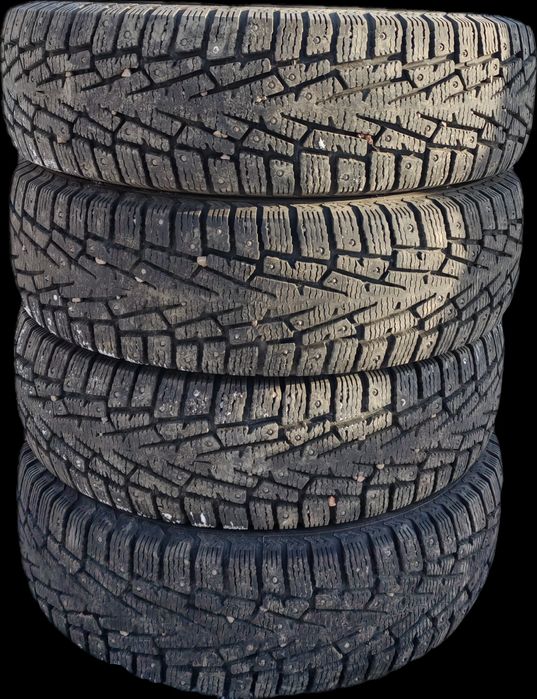 Шины зимние, шипованные в отличном состоянии.