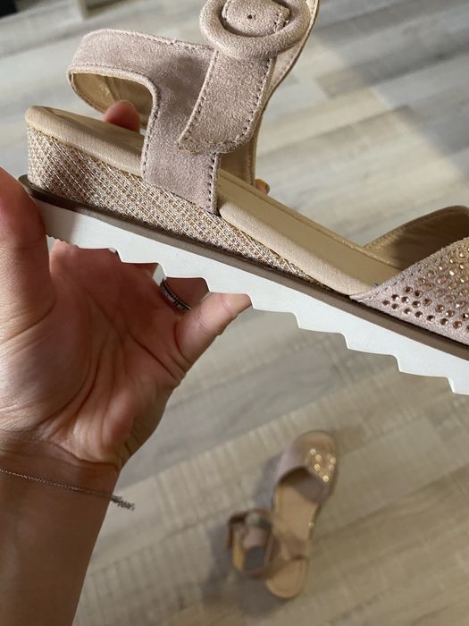 Дамски сандали в цвят пудра