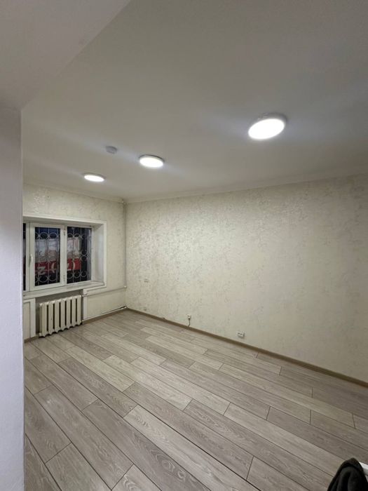 Продается офисное помещение вдоль дороги