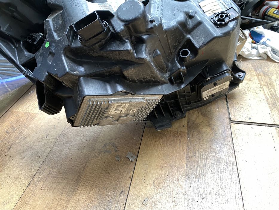 Far Ford S-Max 2 2015 - 2023 faruri dreapta stanga