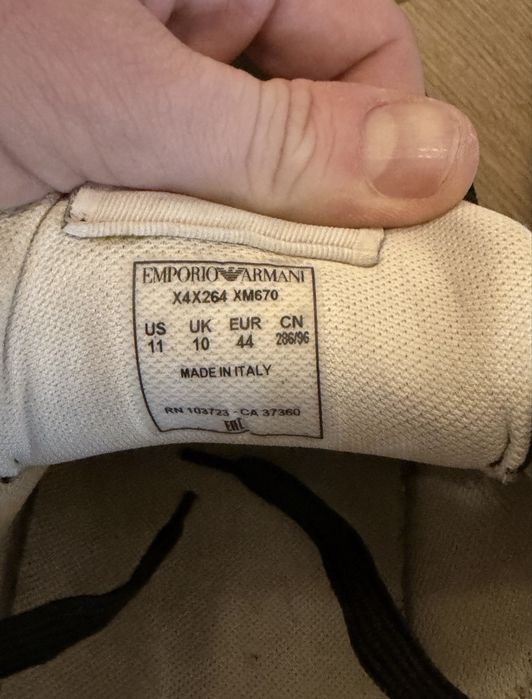 Adidasi Giorgio Armani autentici in stare foarte buna 44 cutie