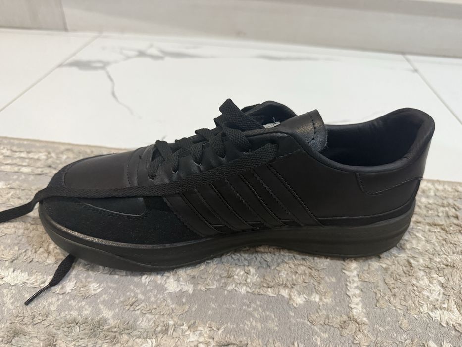 продам мужские кросовки новые