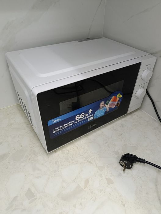 Продаётся микроволновка midea