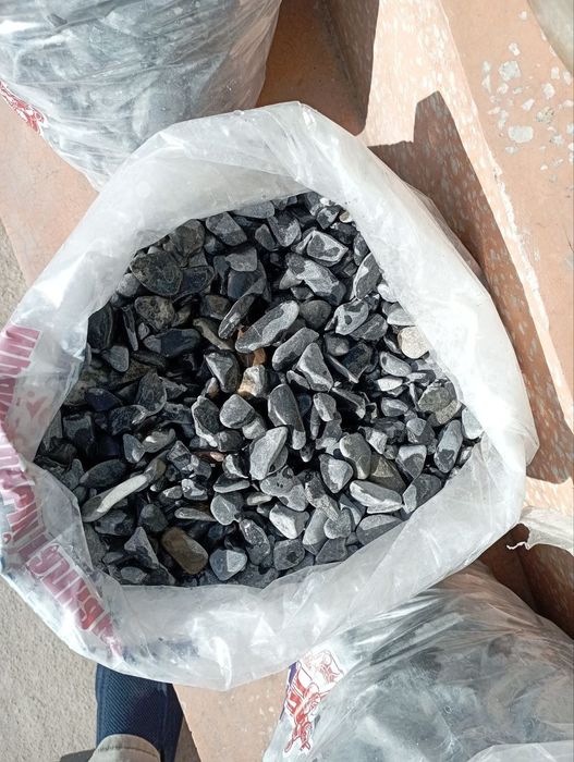 Ландшафт дизайни учун декоратив тошлар