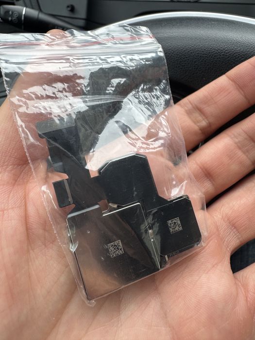 Camera 14 pro max cu defect