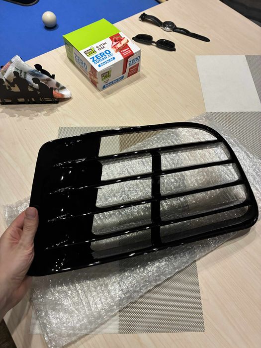 Странични решетки KITT, Съвместими с VW Golf VI R Golf 2008-2012 R20