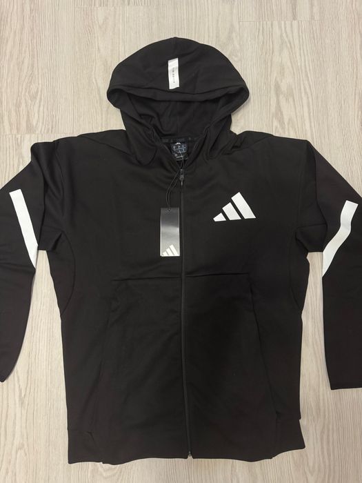 Adidas sportwear ZNE model nou 2025