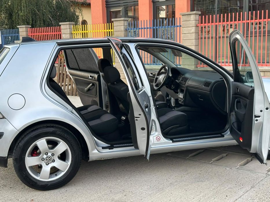 Golf 4 1.4 Benzina an 2003 unic proprietar acte la zi fiscal pe loc