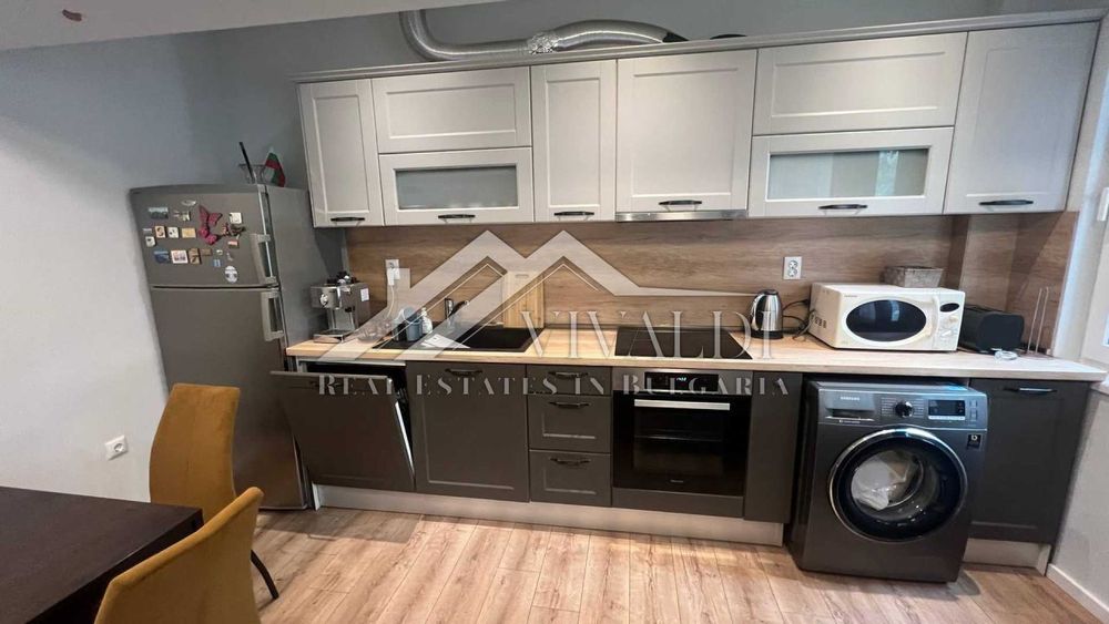 Дава се под наем Тристаен апартамент в Варна, Център - 100 кв.м за 900 € - Снимка #1