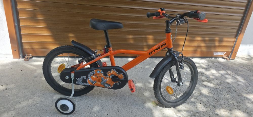 Детско колело - велосипед BTWIN   16 инча. Като ново е !