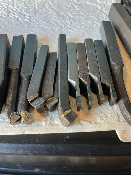 Токарные резцы продам