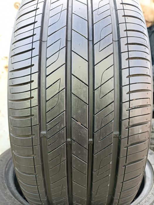 Kumho Solus 235/45/18