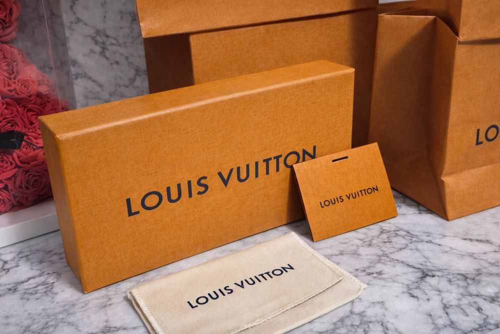 Louis Vuitton торбички и кутии