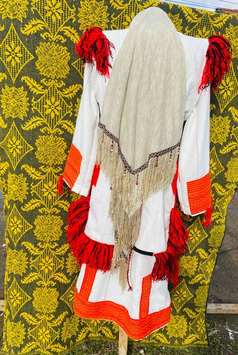 Македонска носия с кърпа по избор