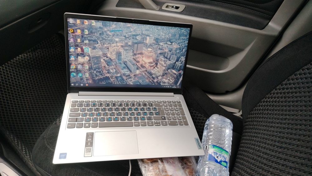 Леново кампютер почти новый