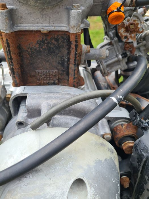 Motor Aprilia de 250 cu răcire pe apa