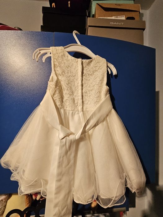 Rochițe superbe pentru fetițe