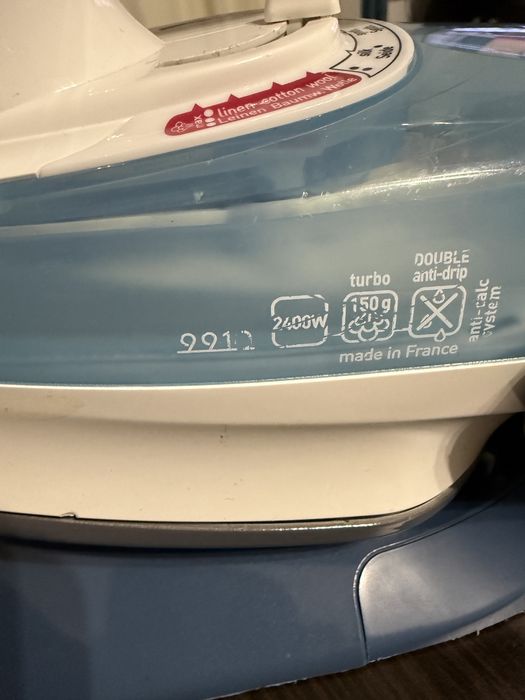 Fier de calcat fara fir Tefal FreeMove 2400W