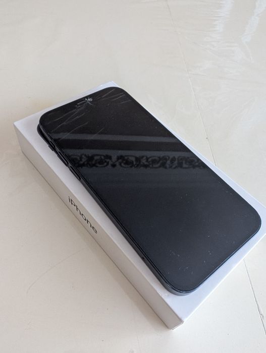 iPhone 12 64 Гб.
