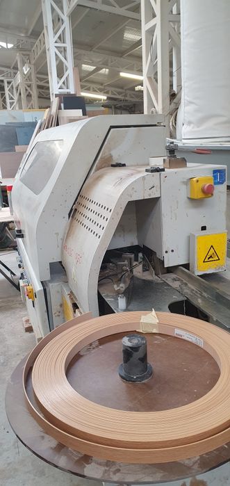 Masina de aplicat cant