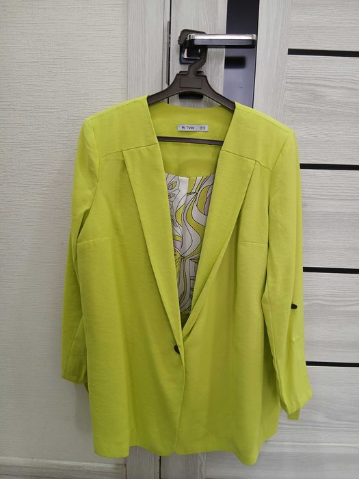 Пиджак женский в отличном состоянии