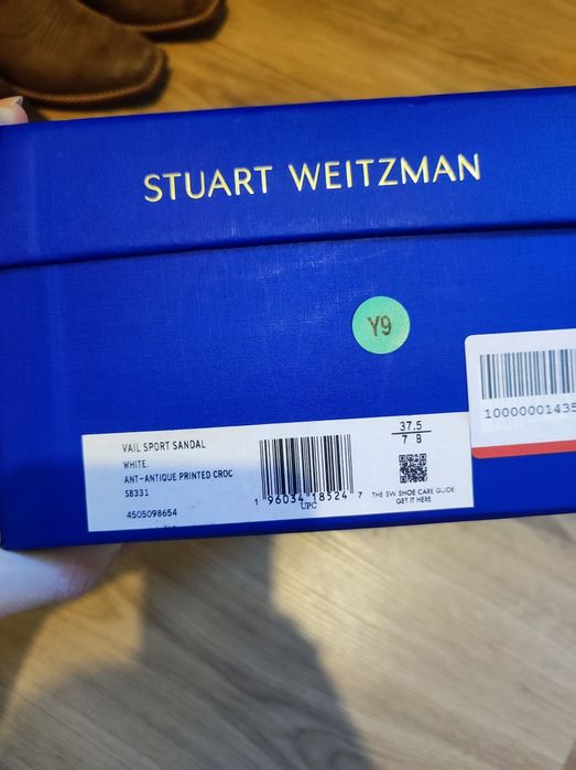 Stuart Weitzman бели кожени сандали