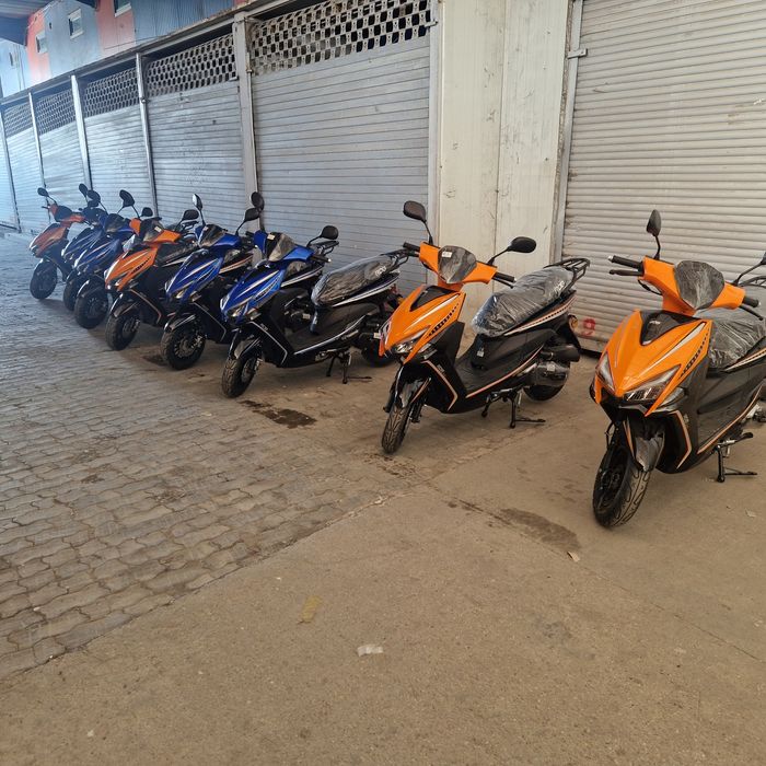 Scutere second-hand hand de vanzare