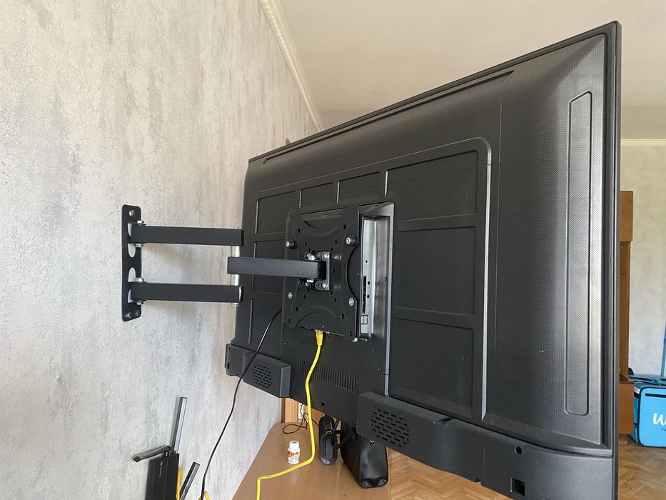 Продам смарт телевизор