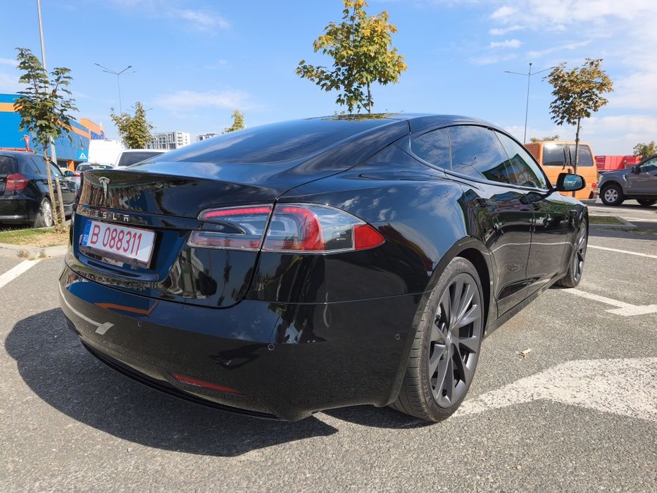 TESLA Model S 2020 — imagine 3