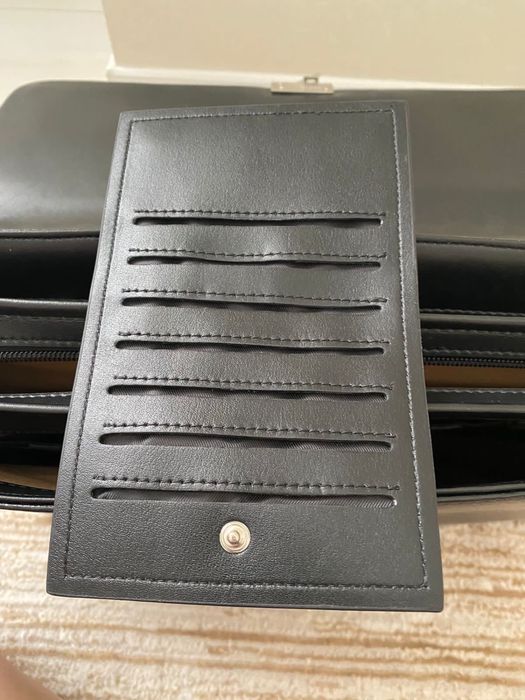 Кожаный портфель