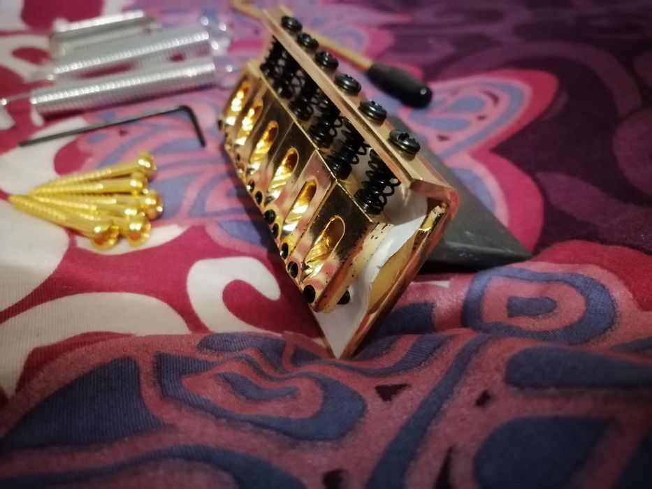 Бридж + Тремоло за електрическа китара