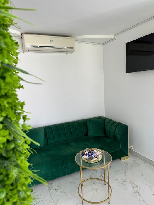 High Concept Salon inchiriaza posturi de lucru