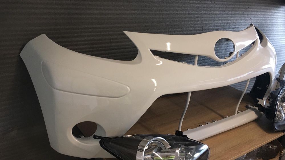 Pachet Bara + Faruri Dreapta&Stanga Toyota Aygo 2006-2012 (C062 (Alb))