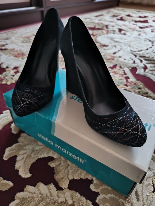 Срочно продам женскую обувь