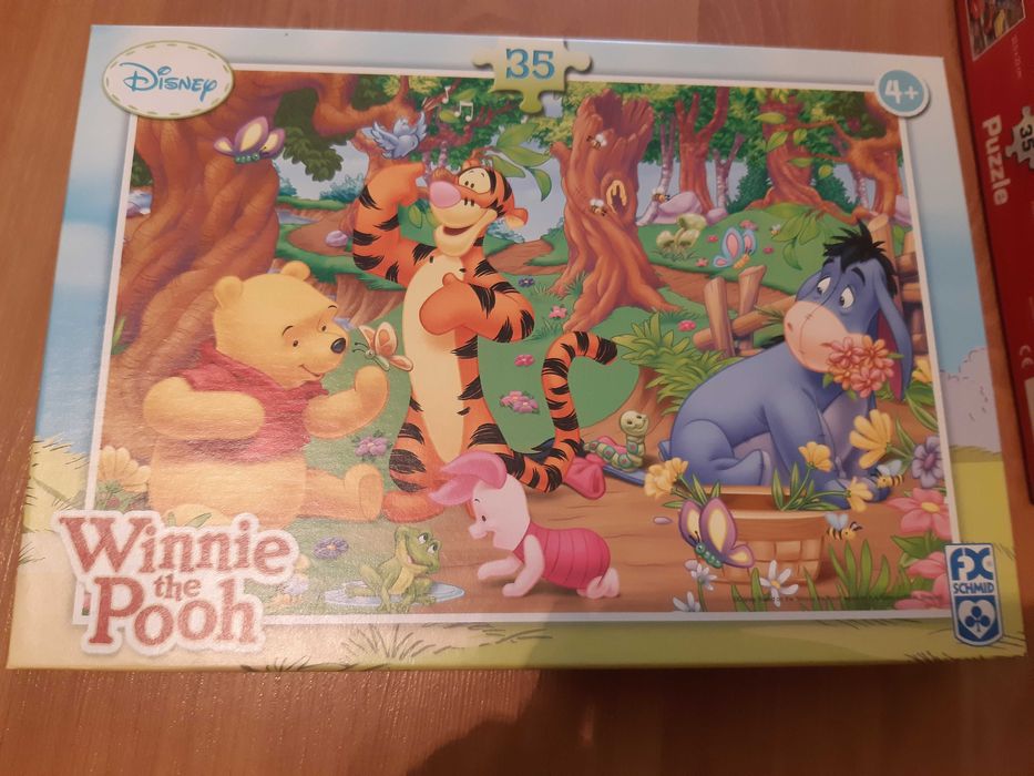 Различни настолни игри и пъзели