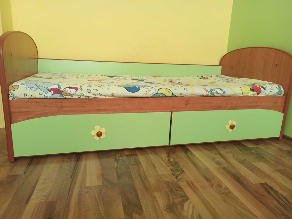 Юношеско обзавеждане