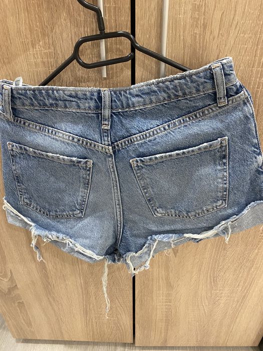 Къси пaнталонки Zara