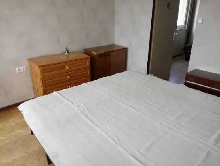 Тристаен имот в Мусагеница