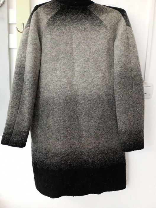 Продавам дамско вълнено пално