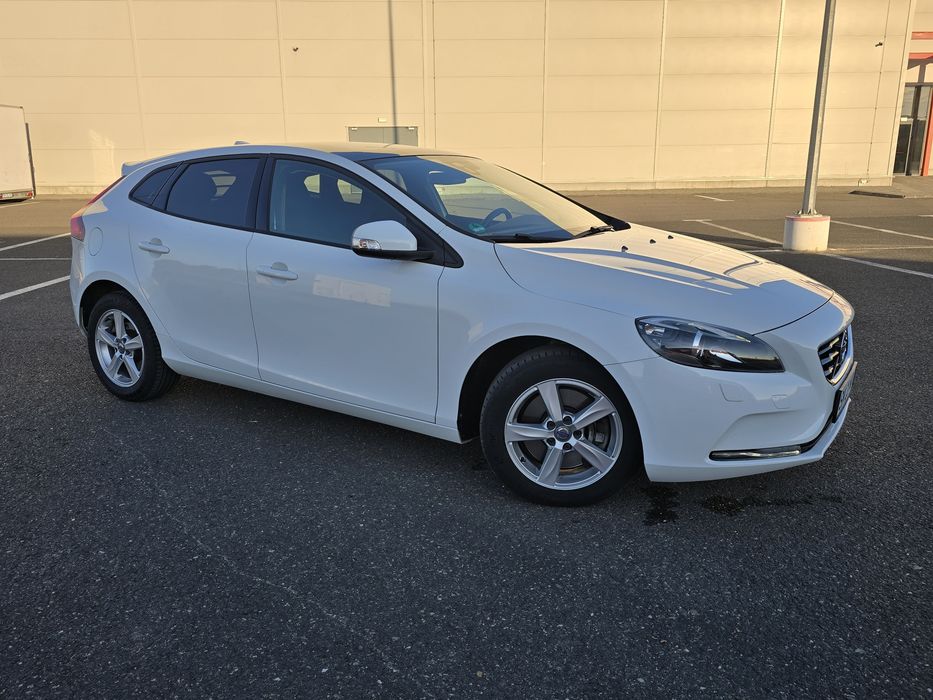VOLVO V40 2016 — imagine 3