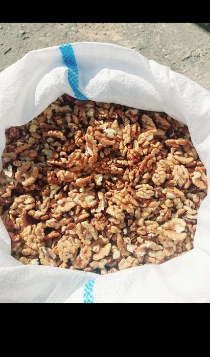 Miez de nuca de vanzare